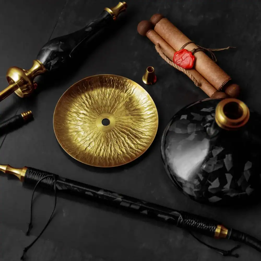Solomon Hookah - Gold, elegant shisha with gold-colored head and accessories. Perfect for stylish rough.