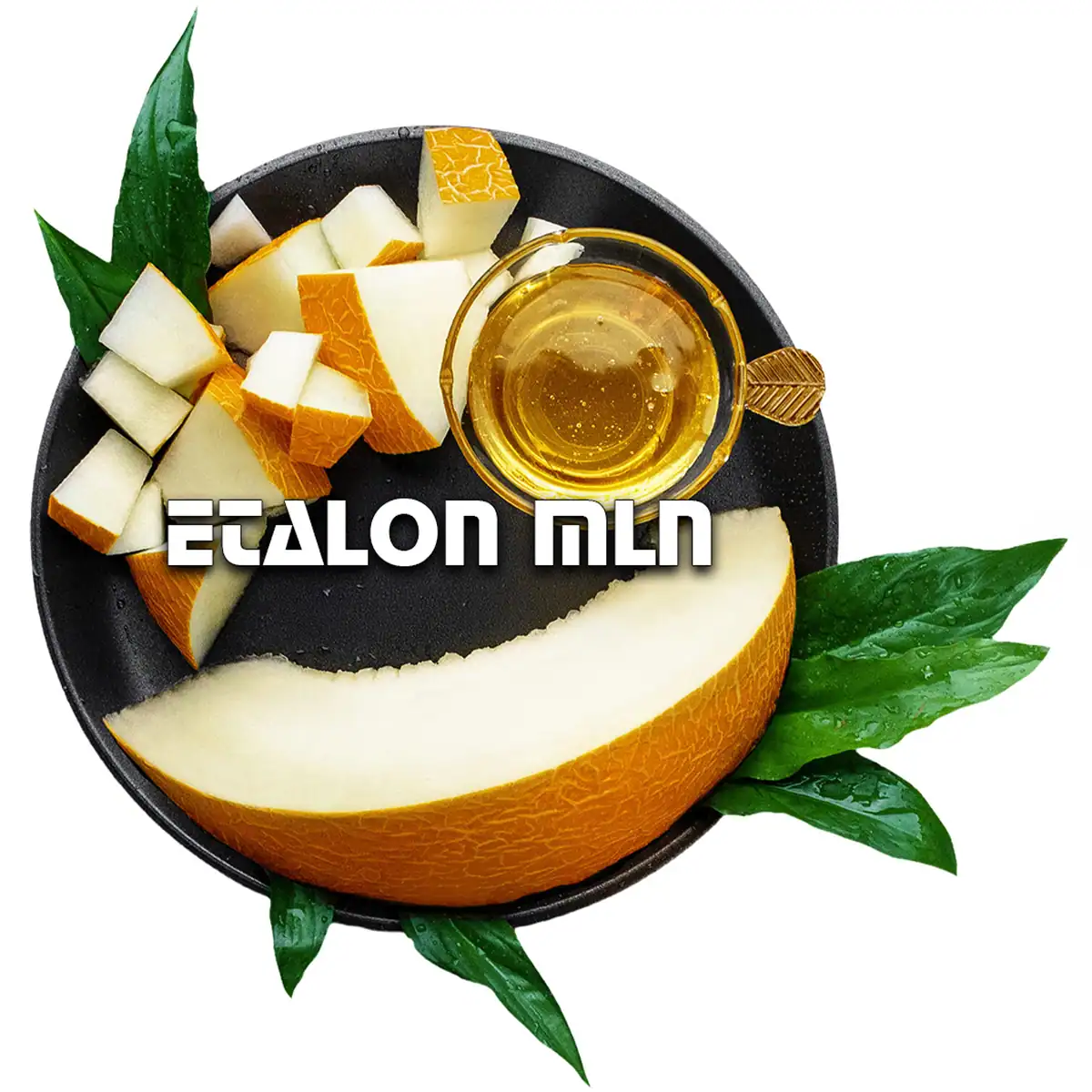 Frische Melone, Honig und Fruchtwürfel auf schwarzem Teller, für Shisha-Genuss.