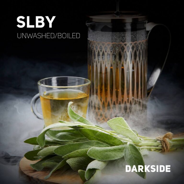 Darkside Core Slby 100g Shisha Tabak – Darkside Salbei: Salbeiblätter, Teeglas und Teekanne mit Slby-Schriftzug