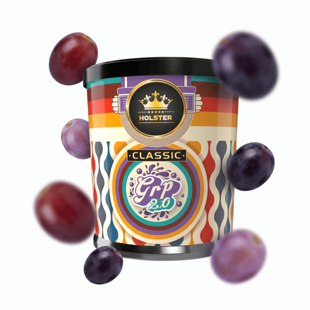 Shisha Tabak in Dose mit Traubenmotiven, umgeben von frischen Trauben.