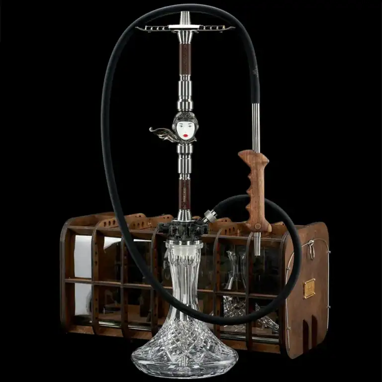 Maklaud Amelia Nr 5 Wasserpfeife, elegante Shisha mit Holz- und Metallakzenten.